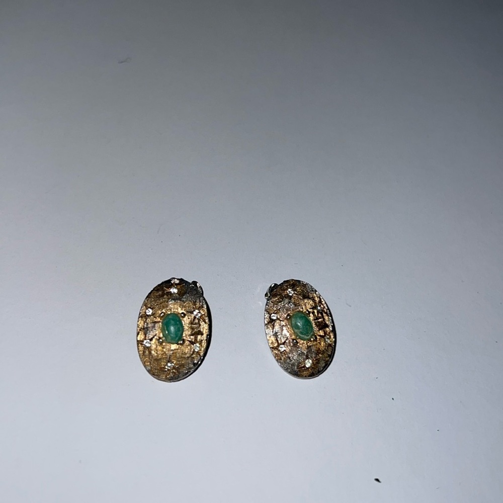 Very classic earring